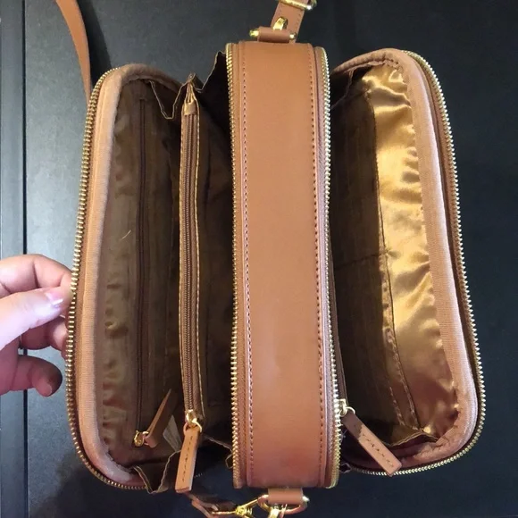 Joy & Iman tan/brown crossbody purse. - Picture 3 of 4